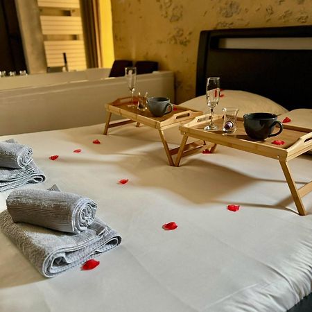 Love Queen Spa Detente Blois Bagian luar foto