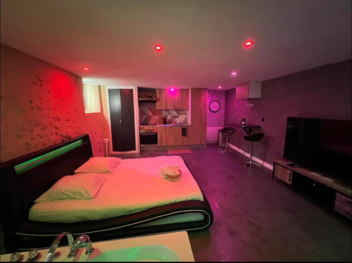 Love Queen Spa Detente Blois Bagian luar foto