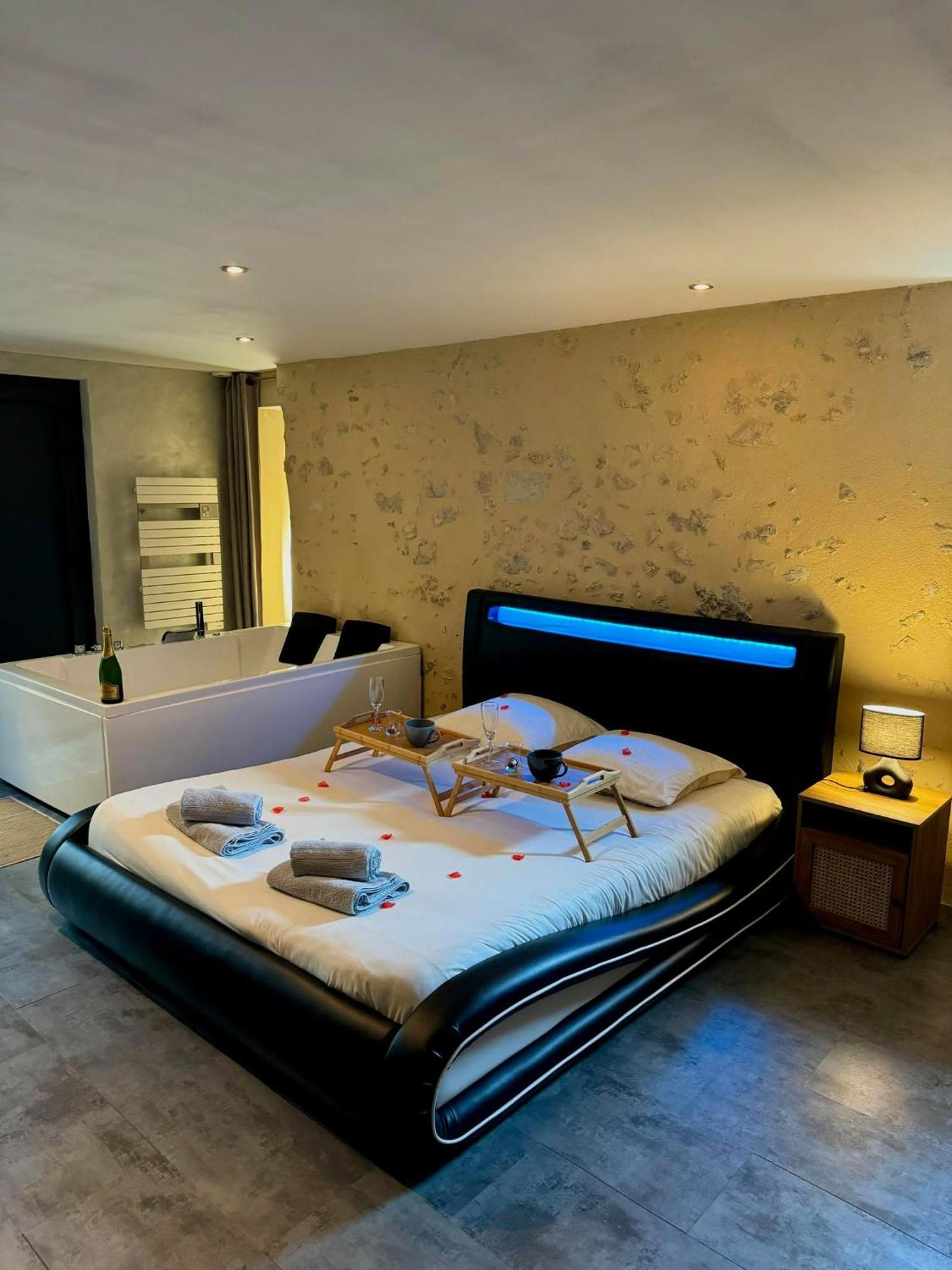 Love Queen Spa Detente Blois Bagian luar foto