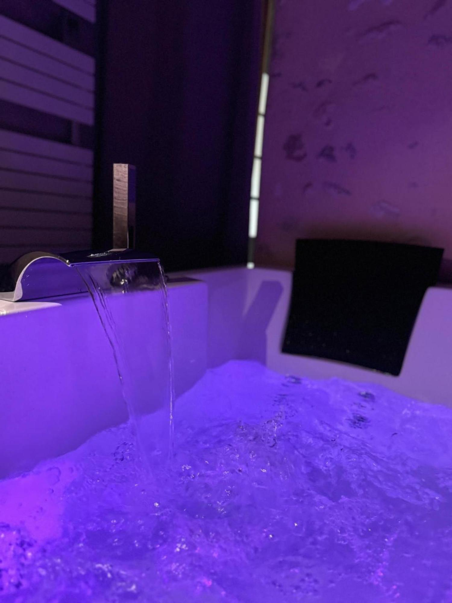 Love Queen Spa Detente Blois Bagian luar foto