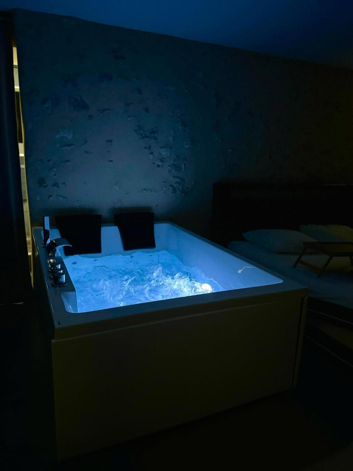 Love Queen Spa Detente Blois Bagian luar foto
